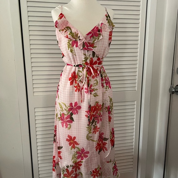Brand new floral wrap around Guess Dress - Picture 3 of 6